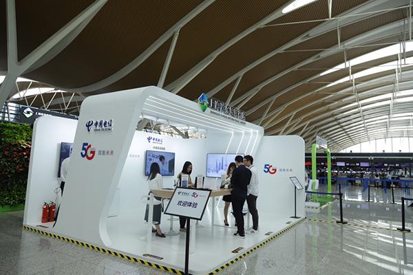 浦东机场VR游戏体验机