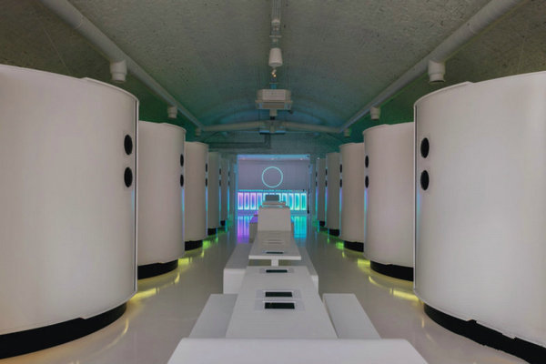 圆柱形设计的VR体验区