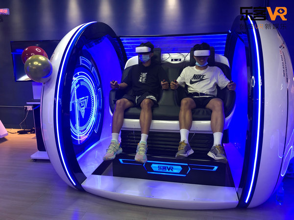 VR游戏设备-时空穿梭机2