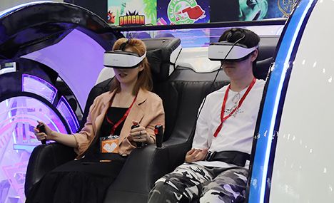 情侣体验时空穿梭机2vr影院设备