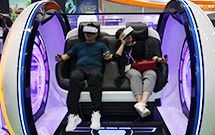 展会上观众体验馆时空穿梭机2vr蛋椅设备