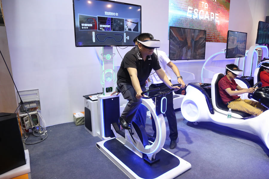 时光飞轮VR设备极致刺激，挑战自我