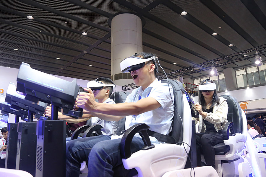 乐客VR设备未来系列：时空之门，客户现场体验