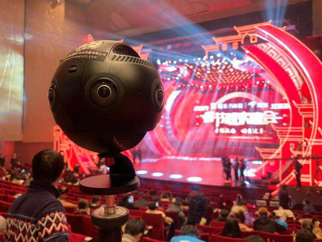 5G+VR春晚上，8K超高清全景摄影机同步拍摄