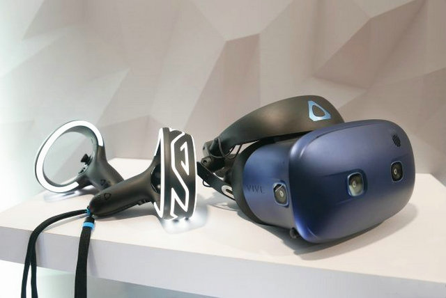 HTC展示了全新的VR头显Vive Cosmos