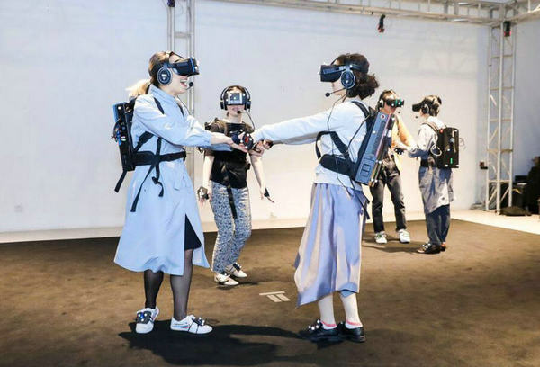 VR_I是沉浸式虚拟现实当代舞蹈作品
