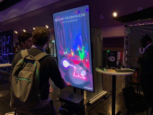 在AWE 2019展示手势识别技术