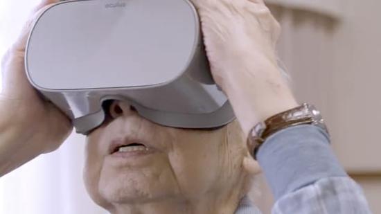 用VR技术疗愈老年人心理
